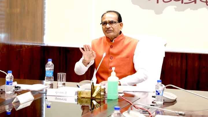 मुख्यमंत्री श्री चौहान ने मुख्यमंत्री कन्या विवाह योजना से लाभान्वित नव-दम्पतियों को दी बधाई
